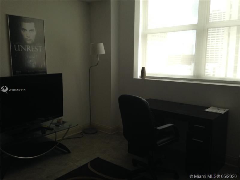 Building Photo - 111 E Flagler St