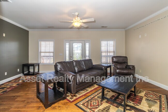 Building Photo - 306 White Cap Ln