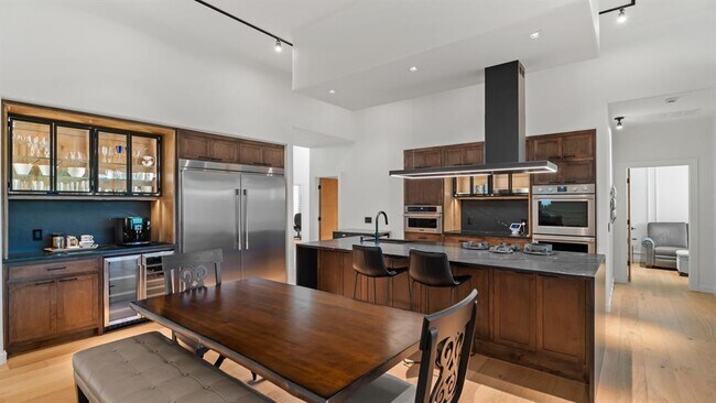 Building Photo - 10105 SW 25th Ct