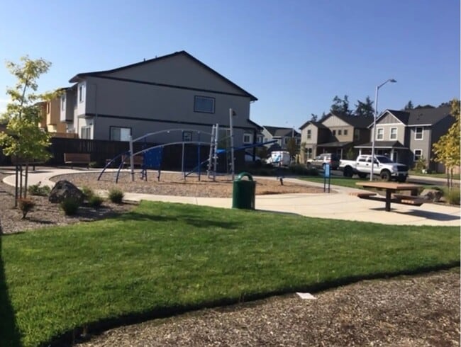 Building Photo - 1400 S 29th Blvd