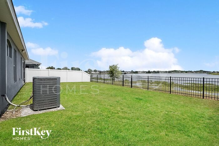 Building Photo - 3828 Sandhill Crane Dr