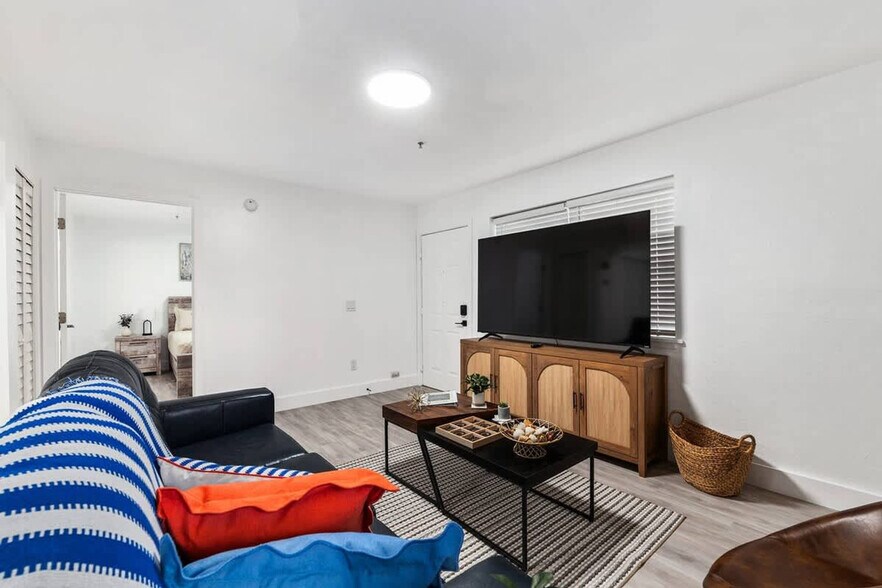 Building Photo - 2360 SW Archer Rd