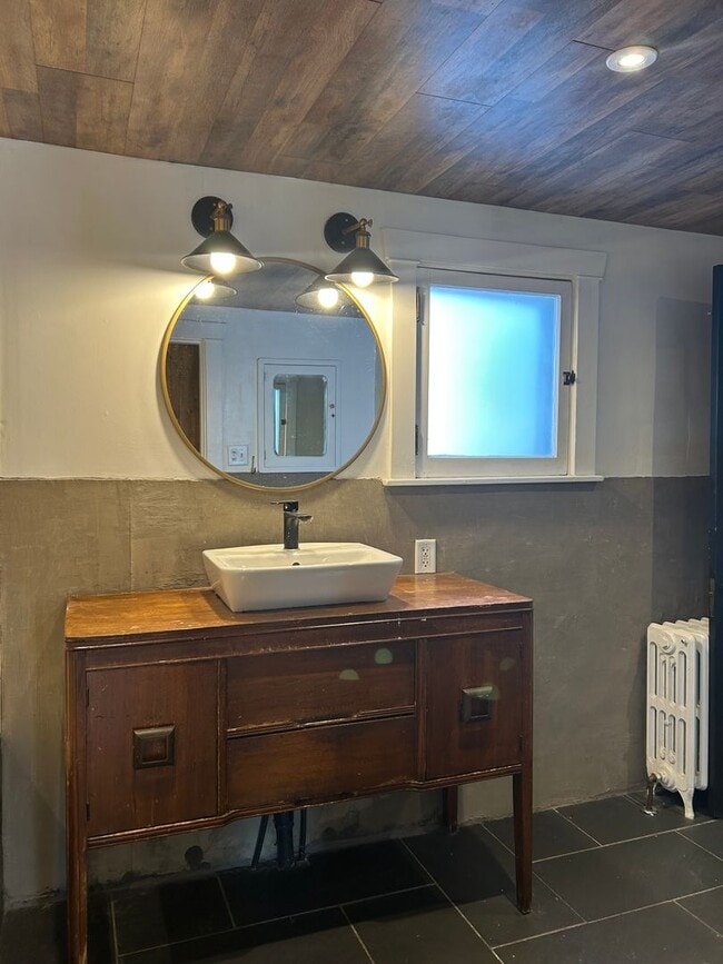 Building Photo - Stunning 5-bedroom in Conestoga Valley School District