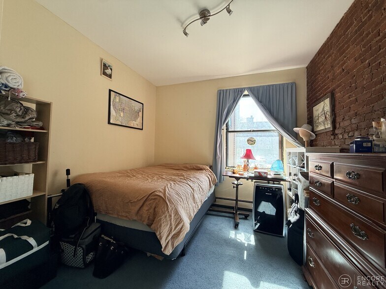 Building Photo - 12 Littell Rd