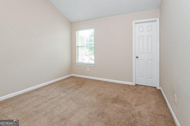 Building Photo - 347 Hidden Creek Ln
