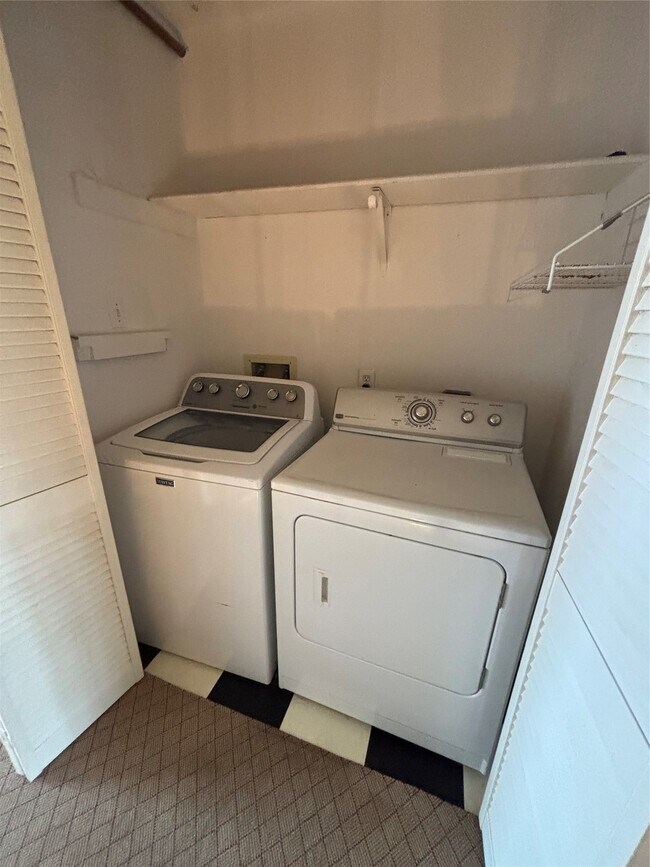 Building Photo - 14515 Wunderlich Dr