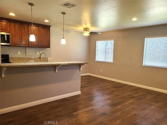 Building Photo - 139 Sinclair Ave