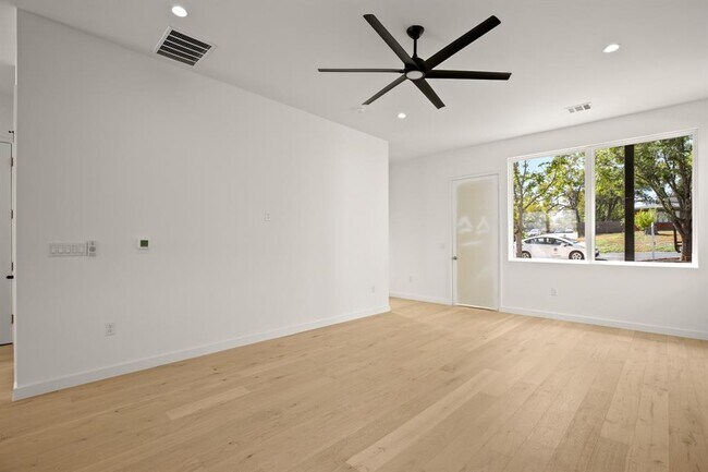Building Photo - 1714 Woodland Ave