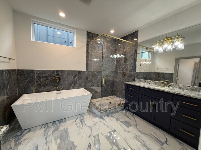 Building Photo - 130 E Elgin St