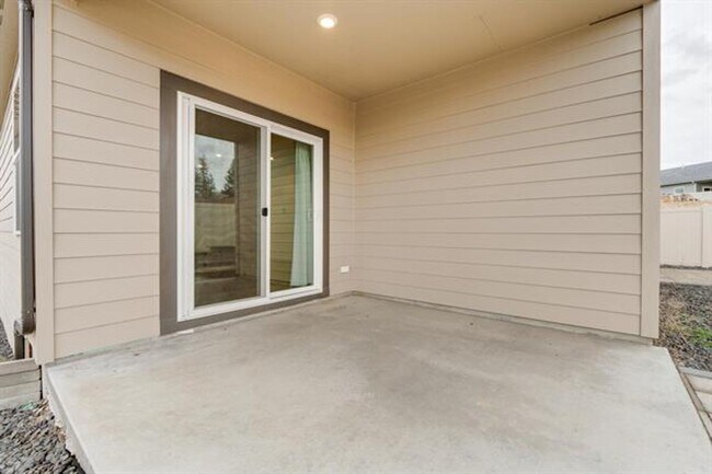 Building Photo - Newer 4 Bed 2 Bath Home in the Cheney SD