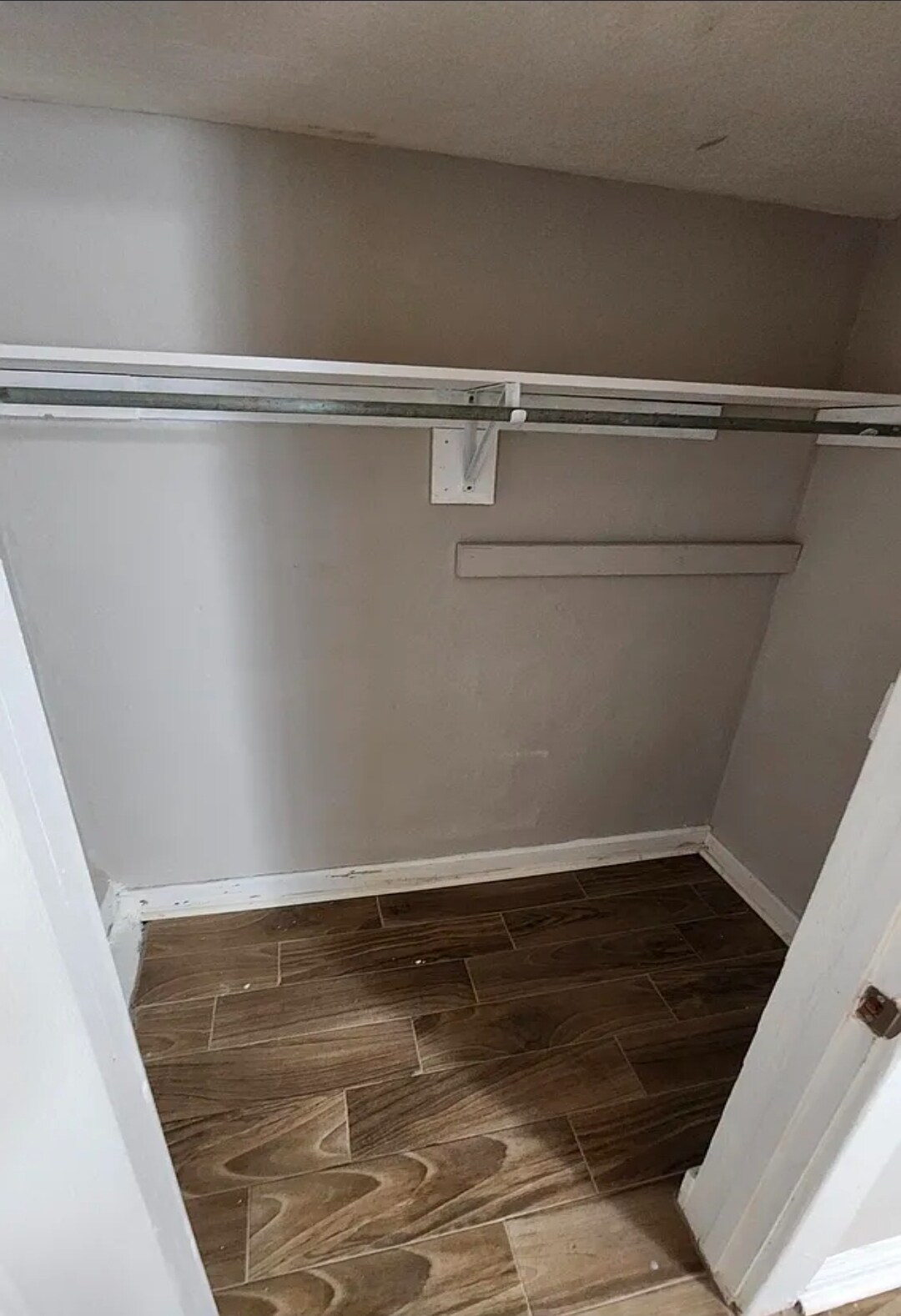 Building Photo - Room in Duplex on M.L.K. Jr Dr SW