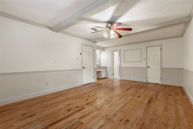 Building Photo - 8215 Winding Hill Ln