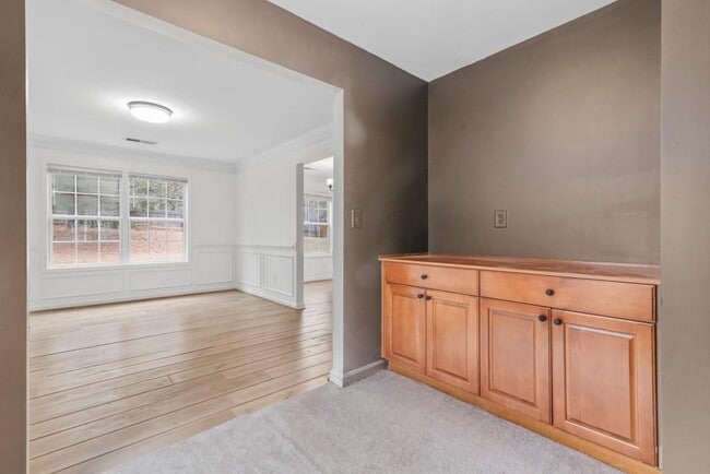 Building Photo - 45 Wyndmont Way