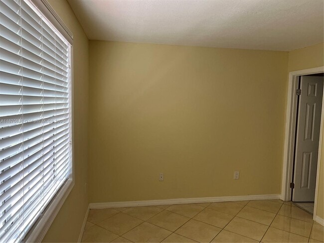 Building Photo - 9908 Hammocks Blvd
