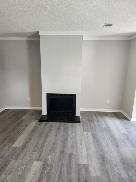 Building Photo - 347 Wrenfield Rd