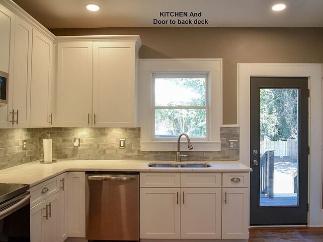 Building Photo - 987 Katherwood Dr SW