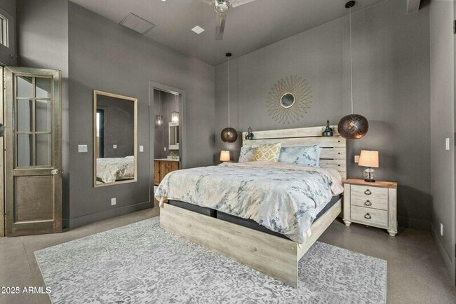 Building Photo - 7861 E Vía Marina