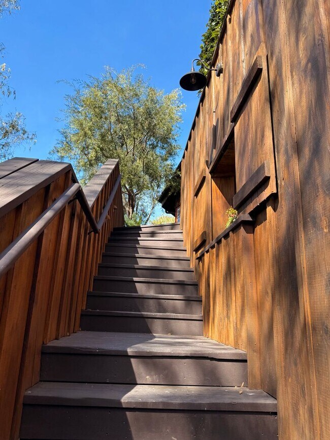 Building Photo - Furnished 1940s Beachwood Canyon Retreat with Treetop Deck + Creative Loft!