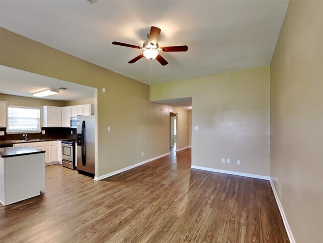 Building Photo - 3926 Cloudbluff Ln