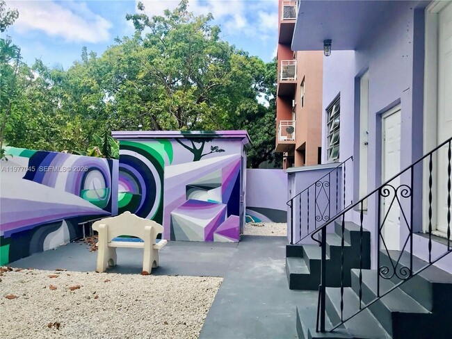 Building Photo - 521 NE 62nd St