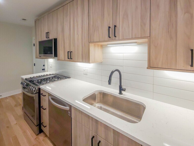 Building Photo - 4848 N Seeley Ave