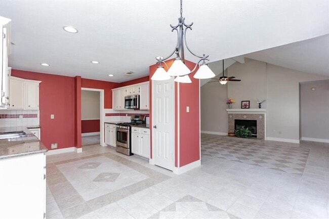 Building Photo - 16307 Cobble Springs Ct