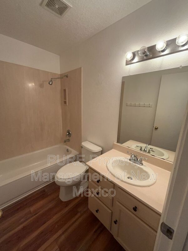 Building Photo - 652 Quailbrush Dr NW