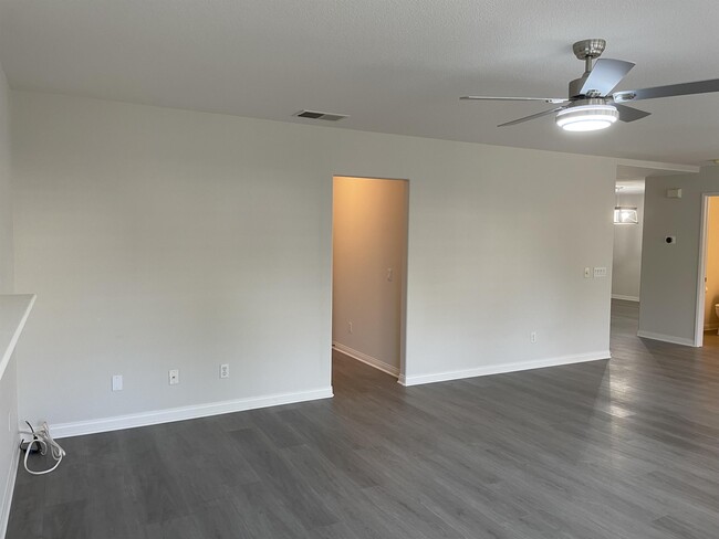 Building Photo - 1167 Innisfree Ct