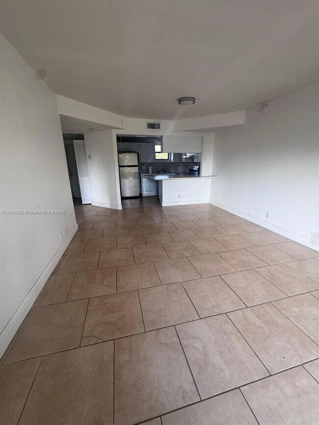 Building Photo - 8290 Lake Dr