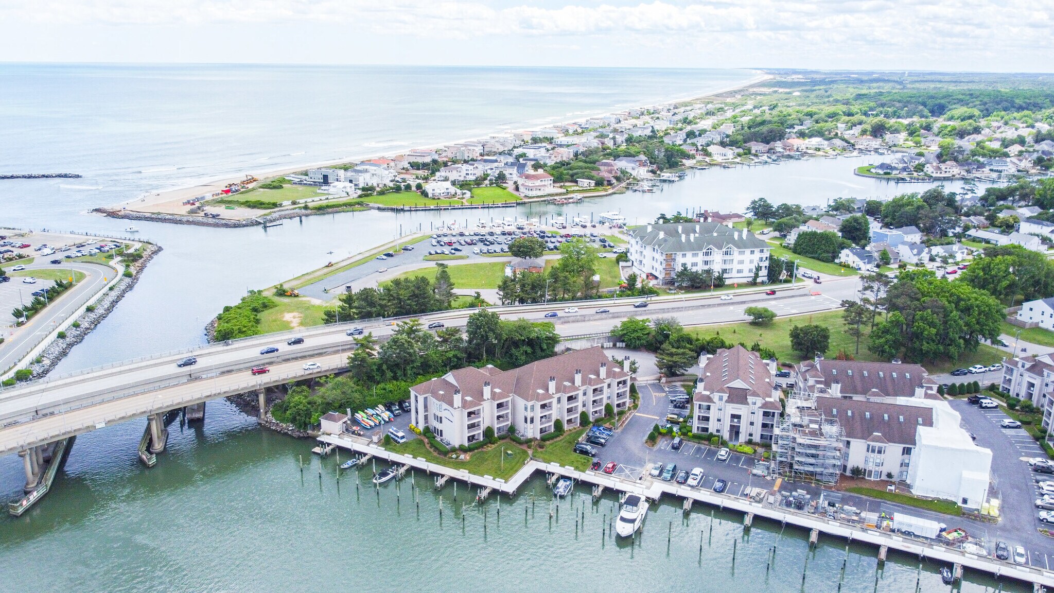Building Photo - 401 Harbour Pt