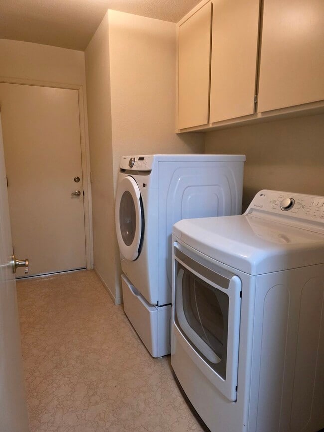 Building Photo - 6336 Stone Bridge Rd