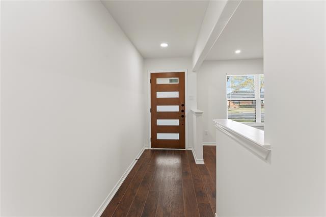 Building Photo - 3622 Douglas Dr