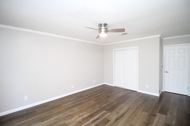 Building Photo - Waterfront Living Nearby – 2/2 Townhouse w...