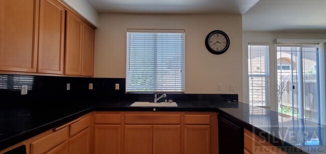 Building Photo - 1715 Bilbao Dr