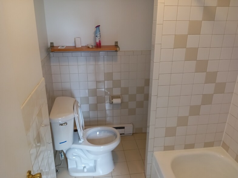 Primary Photo - 1442 Wharton St