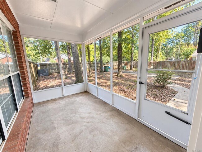 Building Photo - 6501 Sweet Gum Dr
