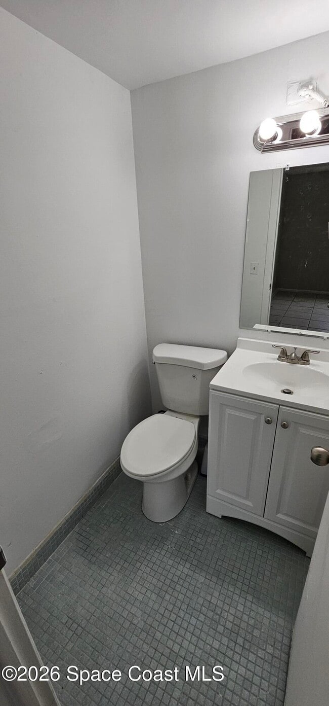 Building Photo - 230 Columbia Dr