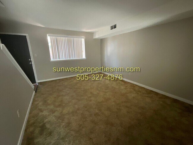 Building Photo - 1601 N Farmington Ave