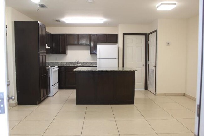 Building Photo - 3118 Garfield St