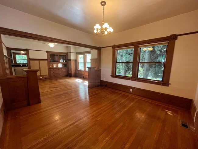 Building Photo - Beautiful 2bed 1bath home in Downtown Sacramento