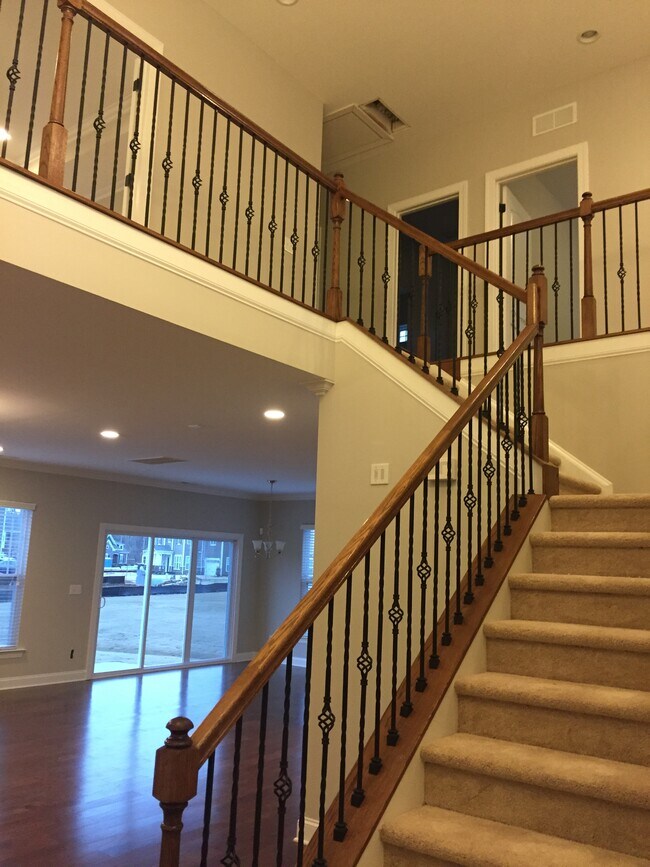 Building Photo - 2618 Snap Dragon Dr