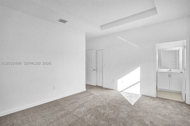 Building Photo - 2542 SE 29th Dr