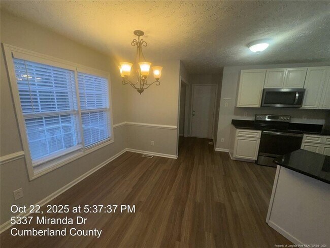 Building Photo - 5337 Miranda Dr