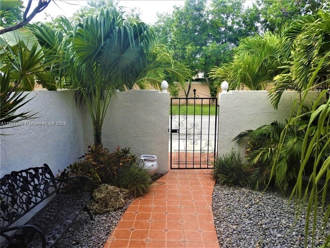 Building Photo - 9807 SW 93rd Terrace