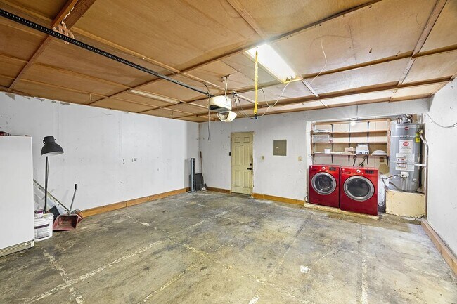 Building Photo - 995 Matthew Ct