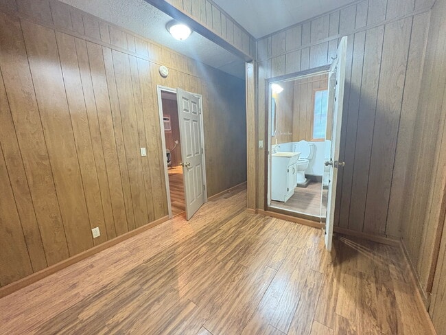 Building Photo - "Charming 1-Bedroom Duplex in Martin, TN -...