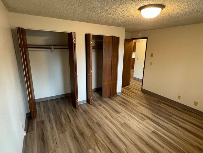 Building Photo - 2 Bedroom in Junction City