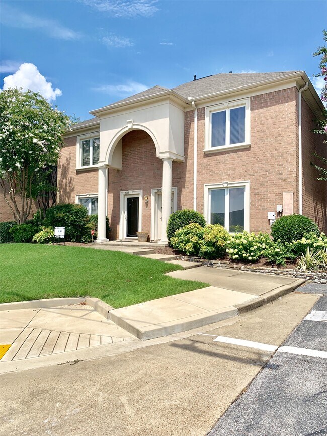 Building Photo - 1608 Kirby Pkwy