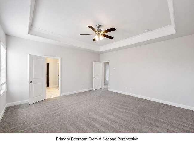 Building Photo - Spacious 4BR/3BA Home with First Floor Suite &  Loft