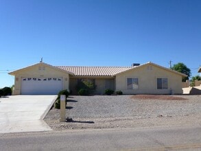 Building Photo - 3 Bedroom - 2 Bath Home
